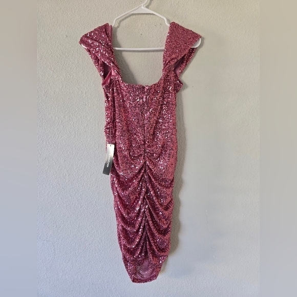 $179 Bebe Women's Off Sholder Dress Mini Silhouette Sequined Large Mauve New - Picture 10 of 12